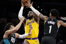 NBA生涯第20个赛季大比拼：老詹场均25+5+5，贾巴尔10分科比17分图片