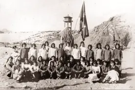 海子水库的女英雄 ——修建海子水库的“铁姑娘团”图片