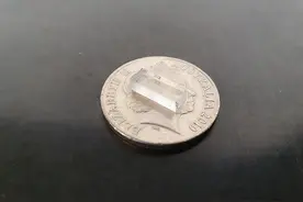 67公里间速度高达1.7拍字节/秒，标准光纤数据传输创最快纪录图片