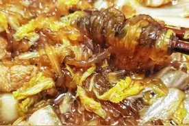 白菜粉条肉的正确做法，鲜嫩入味，营养丰富，吃出小时候的味道图片