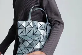 给女朋友买什么包，能降低出游时90%的矛盾？图片