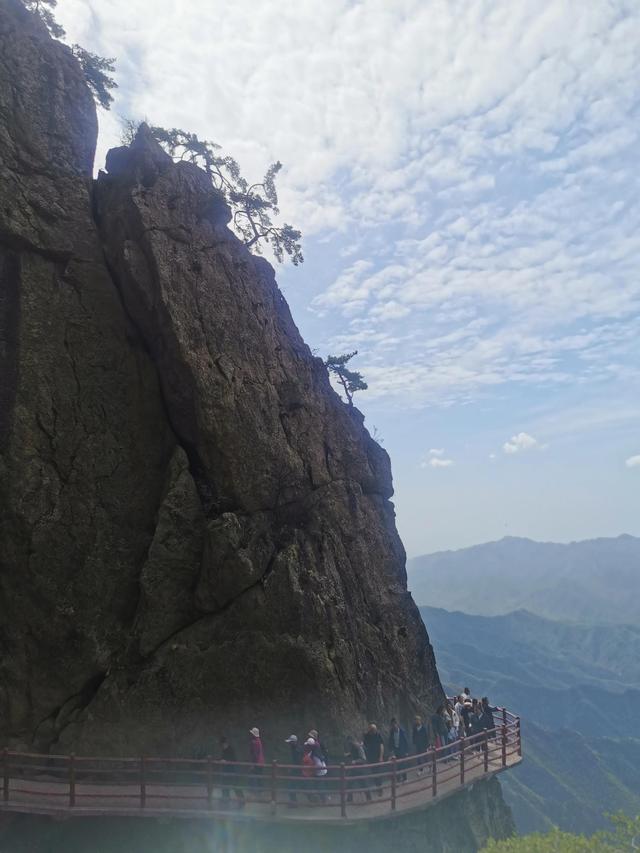老君山，70岁老人登顶累不累？（逍遥游7）