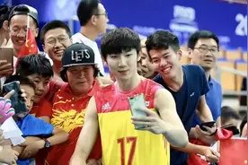 争议！曝刘力宾与主帅争吵+捣乱落选国家队，本尊辟谣，却被回怼图片
