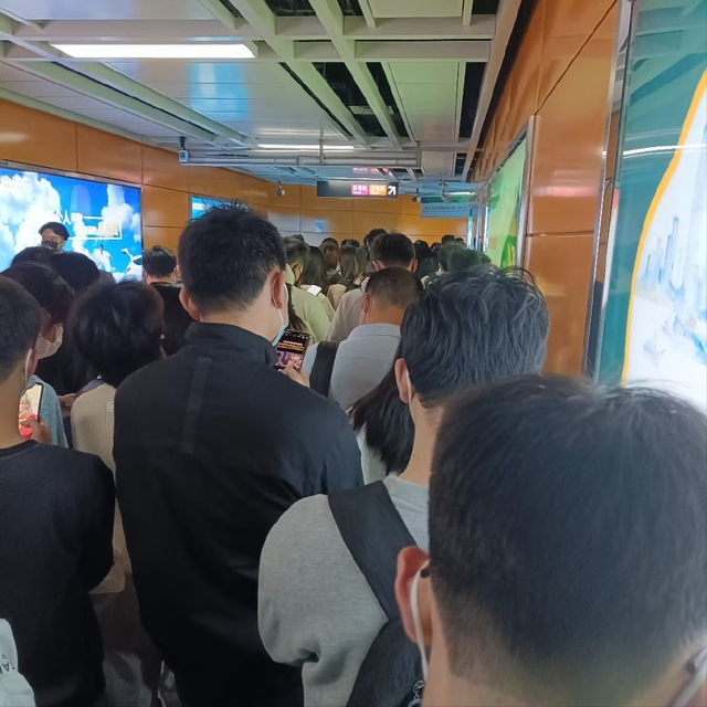 广州外卖员越来越多，年轻人该进厂了