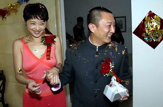 刘蓓两离三婚：恩怨已随清风去，巨额债务压不垮婚姻