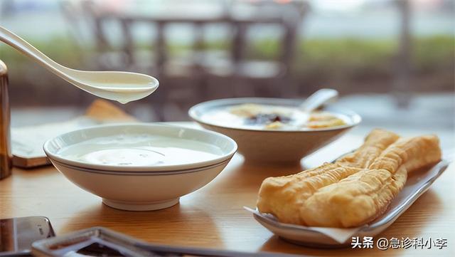 急性胆囊炎有哪些明显症状？如何避免急性胆囊炎？