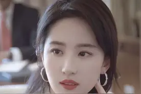 “神仙姐姐”刘亦菲：与曾轶可传恋情，被爆变性人，她到底怎么了图片