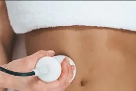 连续使用按摩仪最大档按摩腰腹，28岁姑娘的肾“破”了图片