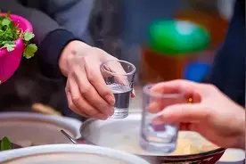 白酒加水？更容易醉图片