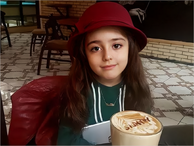 伊朗8岁女孩颜值"逆天",父亲毅然辞职做保镖,安全了吗