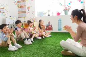 老师给学生换裤子时，无意间看到录音笔掉落，隔天寒心辞职图片