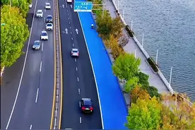 天马选手乐跑哏都，半途补充鸭腿加啤酒！图片