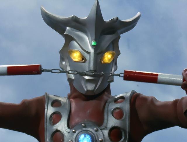 《奥特曼》：为什么奥特之王独宠雷欧自己呢