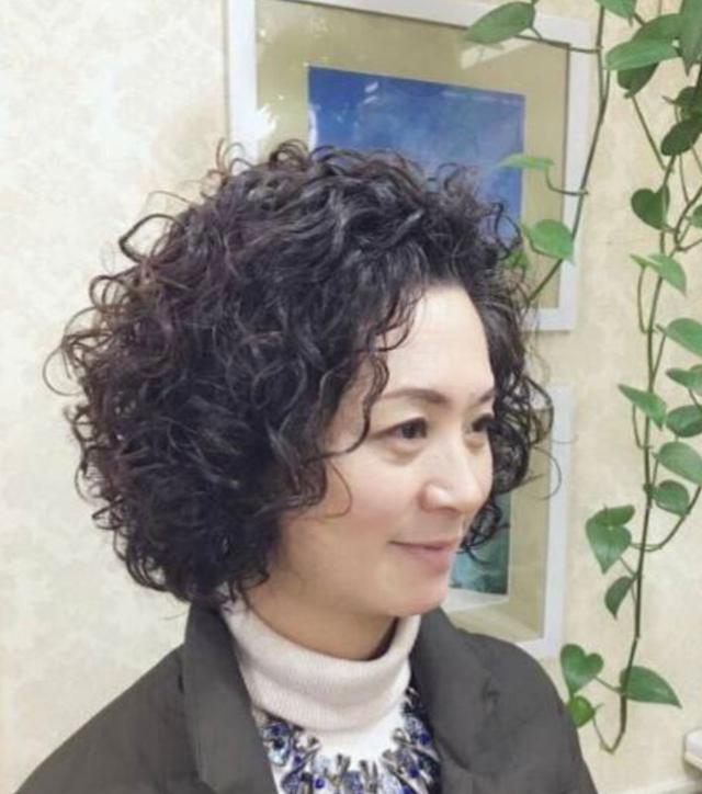 满头烫层次短发波波头,洋气立体真瘦脸,你最喜欢哪一种(女短发发型