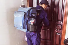 你们的油烟机是自己清洗的还是请人上门服务？图片