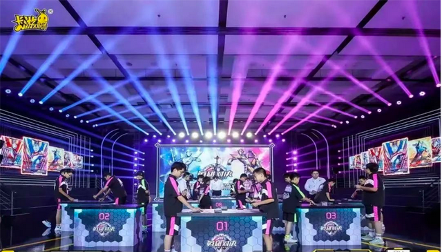 200万集不齐奥特曼卡，中国一亿小学生正在破产？