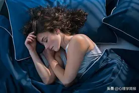 分床睡还是一起睡？加拿大心理学家最新研究：夫妻共眠能睡得更香图片