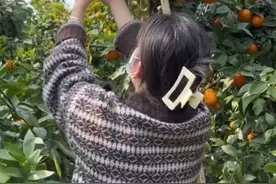 98年女孩回村上班每月上15天工资1800元：工作地点离家只有两三分钟路程，每天都很舒服快乐图片