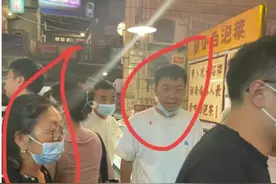 网友街头偶遇杜海涛，素颜+暴瘦的他，简直成了个小老头图片