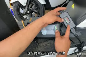 电动车的充电器，跳绿灯后还会继续充电吗？看完后再不怕电池坏了图片