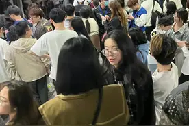 武汉地铁二号线被大学生承包了？让我们谈谈大学生的互换旅行图片