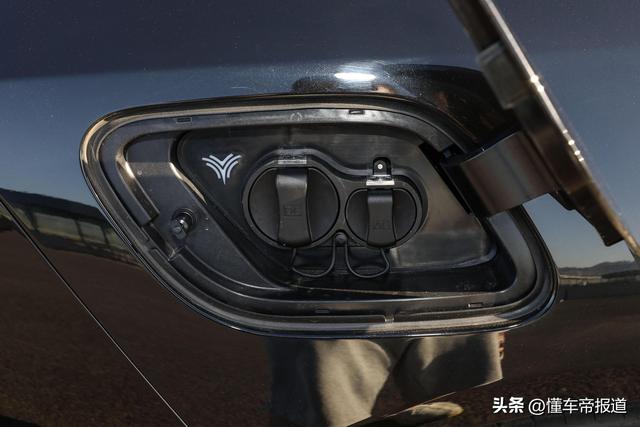 导购｜没有绝对顶配选项，中版更值得推荐？哪吒S购车手册