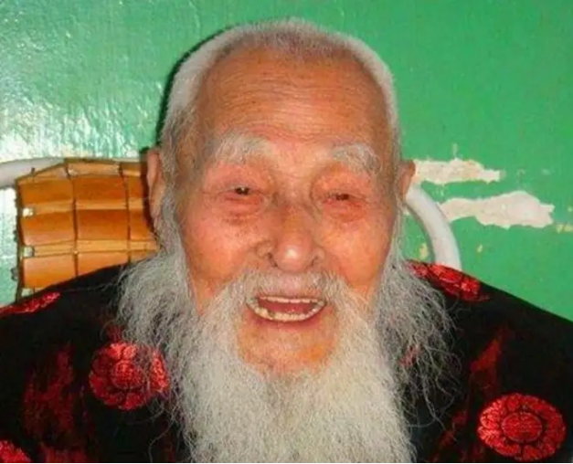 山东老人杨明运：从光绪23年活到2014年，一生无儿无女靠侄儿赡养