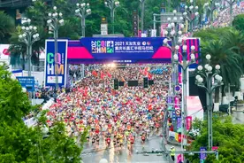 本周日，2万人！长嘉汇半程马拉松即将开跑 完赛奖牌和参赛T恤提前亮相图片