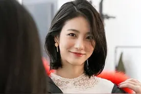 50左右的女人，剪掉你的长发吧！试试这3款短发，发量少也照样美图片