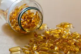 被吹上天的4种保健食品，实则坑钱又伤身，劝告父母：谨慎购买图片