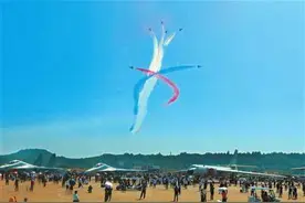 空军发布重磅喜讯，歼-20再次实现新突破，军迷的心病一朝解除图片