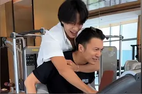 花小龙有多双标？带谢霆锋和一众网红高强度运动，却对王老师划水图片