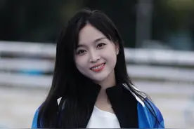 明星所谓素颜暗藏多少“心机”？睫毛堪比苍蝇腿，脸和脖子有色差图片