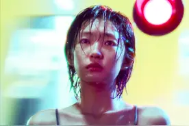 尺度已达到“B级片”了？上映，他创造了5个第一次，这片后劲真大图片