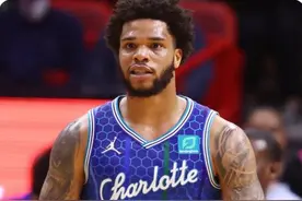 重回NBA，迈尔斯-布里奇斯接受黄蜂一年790万的资质报价合同图片