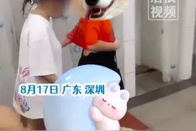 女子带约10岁男孩进女浴室，当事人：跟他妈一样高了，工作人员说管不了；园方：不允许，男孩很大了图片