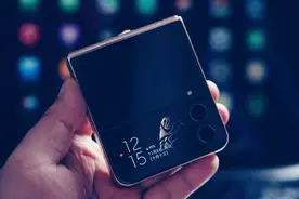 三星W23 Flip的外屏比你想象中更好用图片