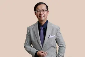 不在阿里，也不开海底捞，张勇卖T恤月收入近亿图片