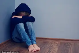 澳大利亚爸爸惩罚"恶霸"儿子让他吃素30天，被指责"虐待儿童"图片
