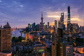 坐拥90套房子，名下还有106个停车位，每月雇佣三个人专职收租图片