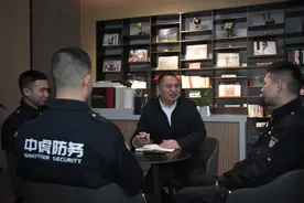 “老保安”的笔记本，满满4本记了些什么？图片