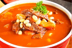 这才是正宗的家常菜！番茄炖牛腩，暴露了家庭厨艺的真实实力图片