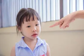 孩子遇到困难想逃避，不要说“你一定可以”，而是进行这3步图片