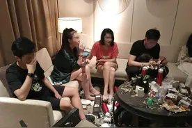 疯狂！浙江7名男女吸“笑气”13个小时，被一锅端图片