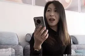 53岁美女相亲，一辈子没生过孩子，大叔很心动：开什么条件都满足图片