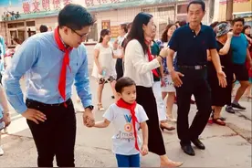 深扒郭晶晶“幕后”：原来霍震霆没有撒谎，她给霍家的助力不简单图片