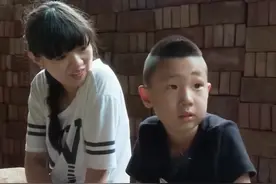 太暖心！林大竣一家真的资助了搬砖女孩图片