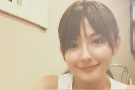 颜值不输杨幂，因穿衣大胆遭网暴致郁，热依扎都经历了什么？图片