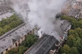 长沙女子洗澡洗一半家没了，事后只顾找耳环图片