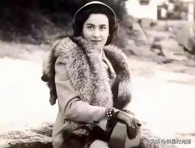 何超英:父亲拒绝参加葬礼,霍震霆毅然出席,给了她最后的体面